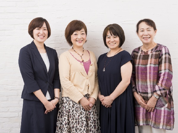 住宅金融支援機構 太田奈穂子さん 村田浩子さん(59) 山口英美さん(57) 須藤由利子さん(62)