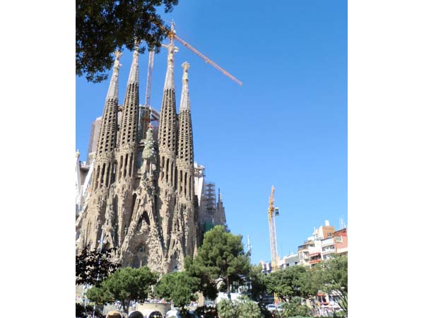 サグラダ・ファミリア。2026年に完成予定とか。